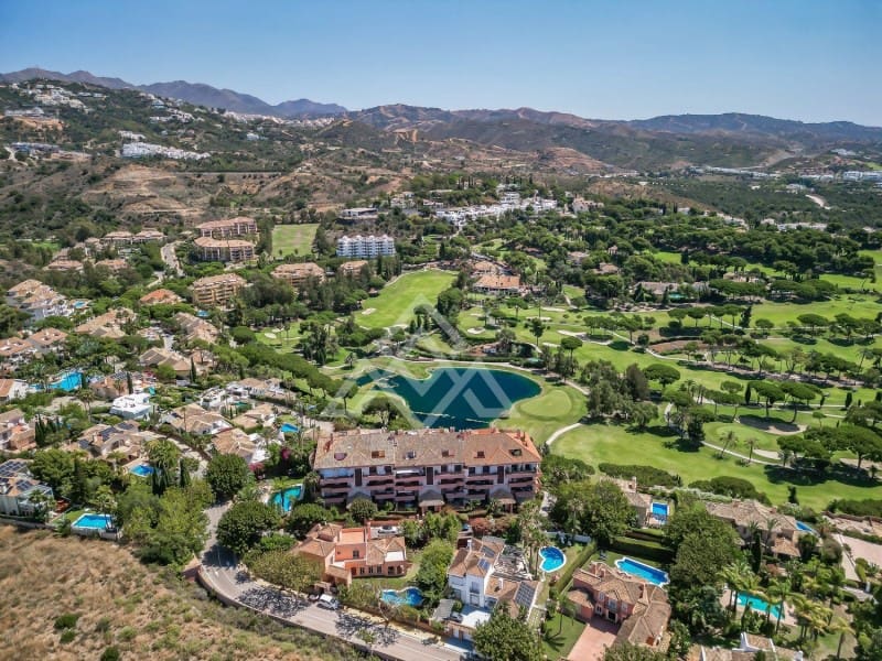 4 chambre Penthouse à vendre à Marbella avec piscine garage - 2 490 000 € (Ref: 8799776)