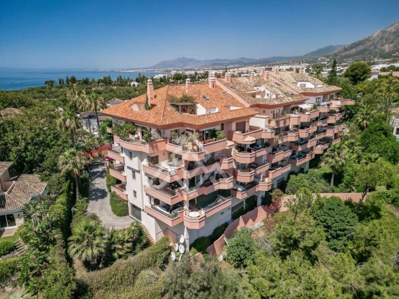 4 chambre Penthouse à vendre à Marbella avec piscine garage - 2 490 000 € (Ref: 8799776)