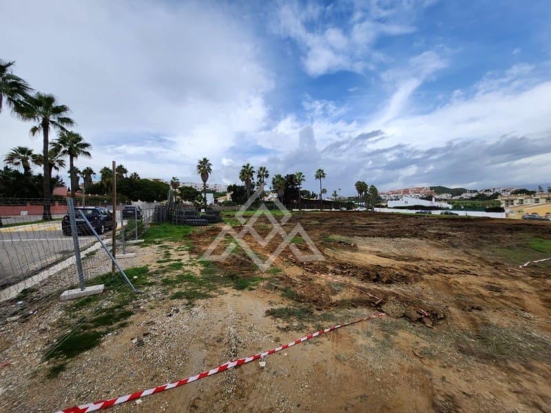 Grunde uden byggetilladelser til salg i Manilva - € 940.000 (Ref: 8799779)