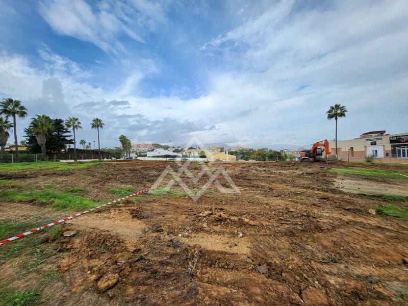 Grunde uden byggetilladelser til salg i Manilva - € 940.000 (Ref: 8799779)