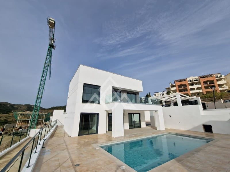 Grunde uden byggetilladelser til salg i Manilva - € 770.000 (Ref: 8799782)