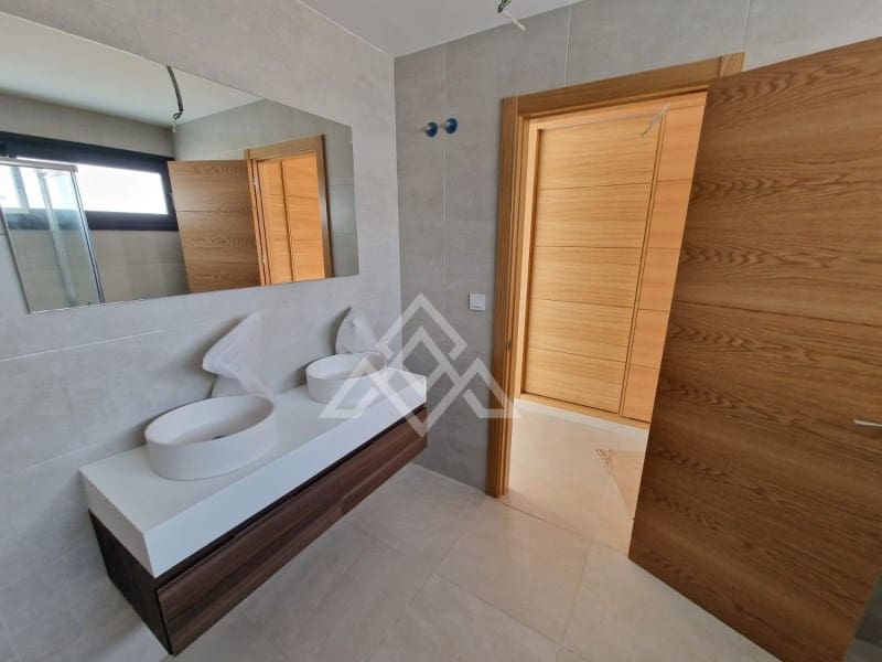 Grunde uden byggetilladelser til salg i Manilva - € 770.000 (Ref: 8799782)