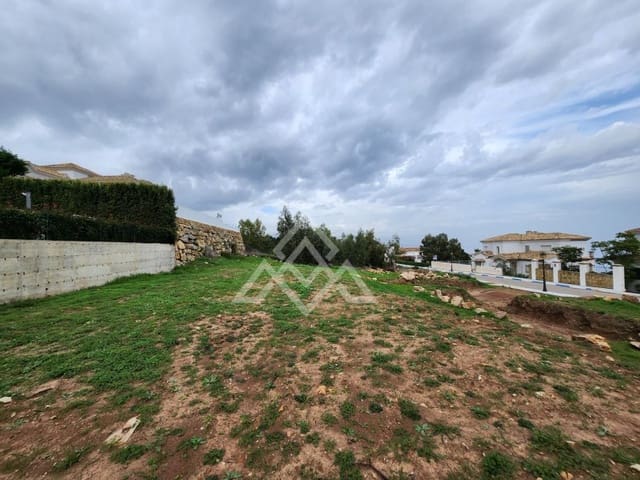 Undeveloped Land for sale in Castillo de la Duquesa, Manilva - € 770,000 (Ref: 8799782)