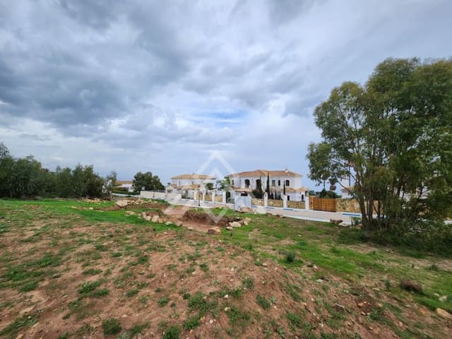 Undeveloped Land for sale in Castillo de la Duquesa, Manilva - € 770,000 (Ref: 8799782)