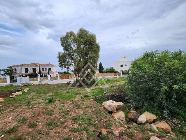 Undeveloped Land for sale in Castillo de la Duquesa, Manilva - € 770,000 (Ref: 8799782)