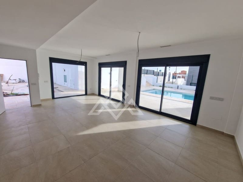 Grunde uden byggetilladelser til salg i Manilva - € 770.000 (Ref: 8799782)