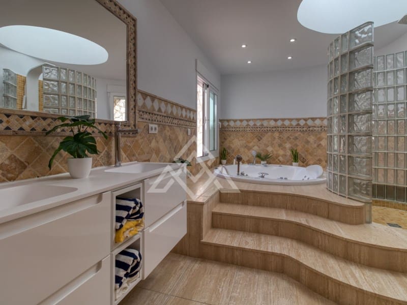 7 sypialnia Willa na sprzedaż w Mijas z garażem - 1 900 000 € (Ref: 8799788)