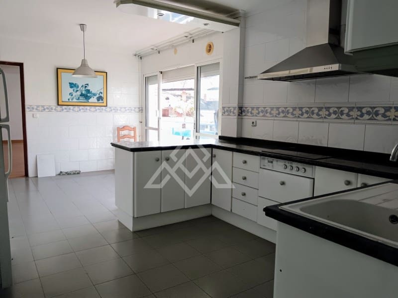 4 soveværelse Lejlighed til salg i Fuengirola med garage - € 699.000 (Ref: 8799790)