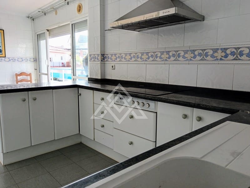 4 soveværelse Lejlighed til salg i Fuengirola med garage - € 699.000 (Ref: 8799790)