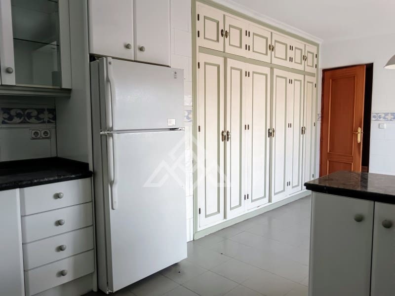 4 soveværelse Lejlighed til salg i Fuengirola med garage - € 699.000 (Ref: 8799790)