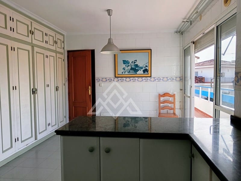 4 soveværelse Lejlighed til salg i Fuengirola med garage - € 699.000 (Ref: 8799790)