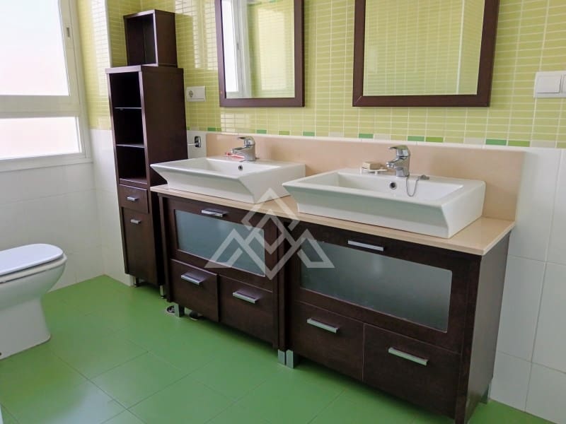 4 soveværelse Lejlighed til salg i Fuengirola med garage - € 699.000 (Ref: 8799790)