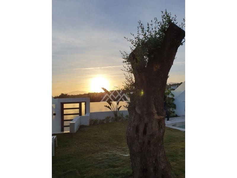 3 soveværelse Villa til salg i Marbella med swimmingpool - € 1.950.000 (Ref: 8799794)