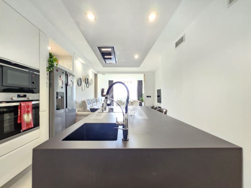 3 sypialnia Apartament na sprzedaż w Riviera del Sol z basenem garażem - 595 000 € (Ref: 8799797)