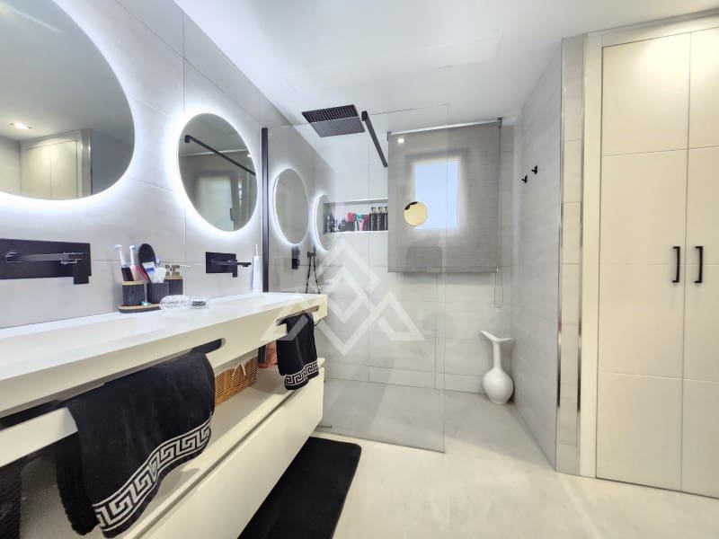 3 sypialnia Apartament na sprzedaż w Riviera del Sol z basenem garażem - 595 000 € (Ref: 8799797)