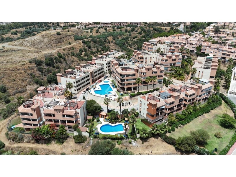 3 sypialnia Apartament na sprzedaż w Riviera del Sol z basenem garażem - 595 000 € (Ref: 8799797)