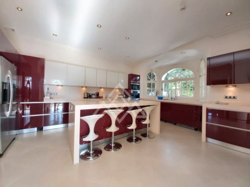 8 soveværelse Villa til salg i Benahavis med swimmingpool - € 7.950.000 (Ref: 8799798)