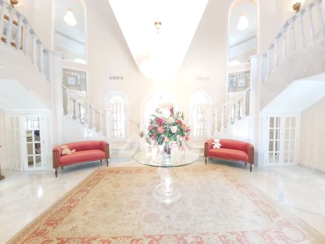 8 slaapkamer Villa te koop in El Paraíso, Benahavís met zwembad - € 7.950.000 (Ref: 8799798)