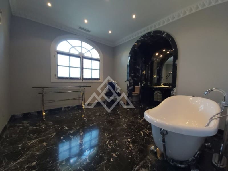 8 soveværelse Villa til salg i Benahavis med swimmingpool - € 7.950.000 (Ref: 8799798)