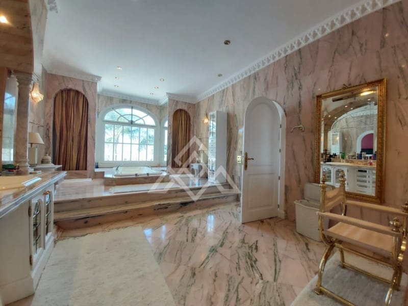 8 soveværelse Villa til salg i Benahavis med swimmingpool - € 7.950.000 (Ref: 8799798)