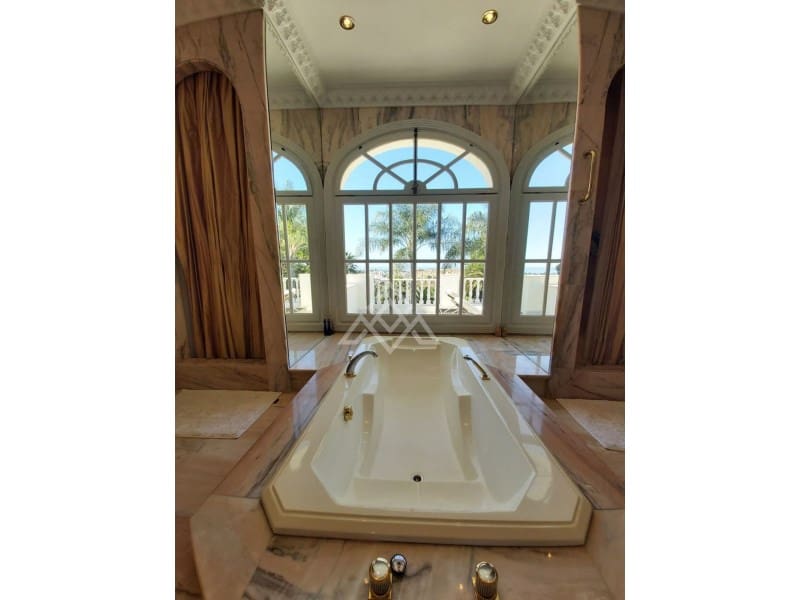 8 soveværelse Villa til salg i Benahavis med swimmingpool - € 7.950.000 (Ref: 8799798)