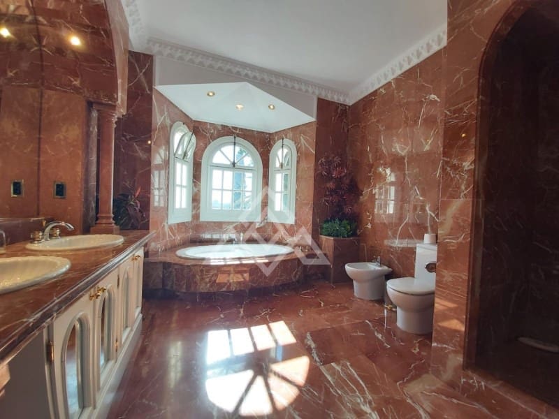 8 soveværelse Villa til salg i Benahavis med swimmingpool - € 7.950.000 (Ref: 8799798)