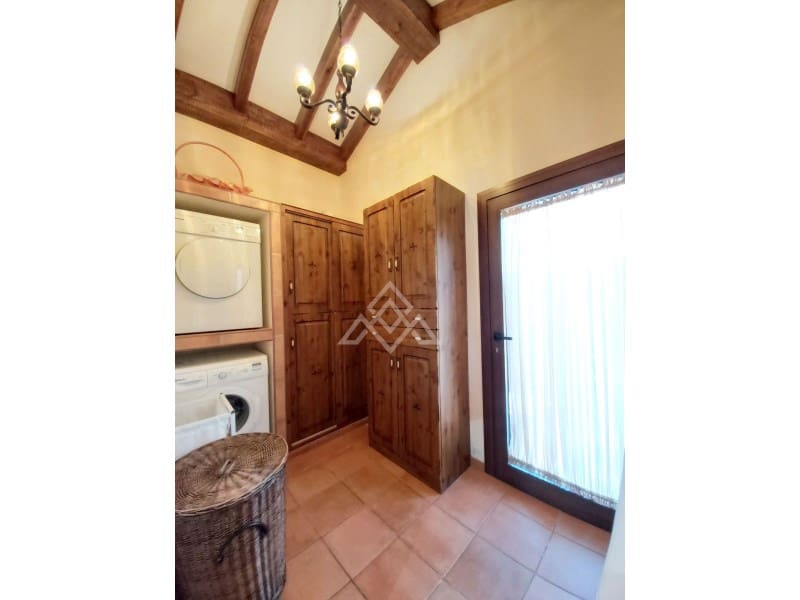 6 soverom Villa til salgs i Estepona med svømmebasseng - € 2 150 000 (Ref: 8799801)