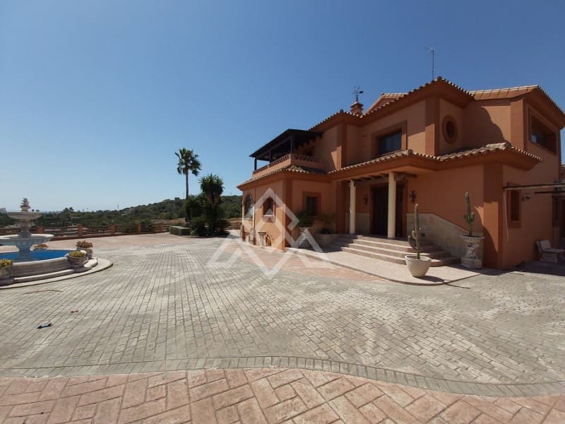 6 soverom Villa til salgs i Estepona med svømmebasseng - € 2 150 000 (Ref: 8799801)
