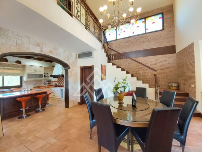 6 soverom Villa til salgs i Estepona med svømmebasseng - € 2 150 000 (Ref: 8799801)