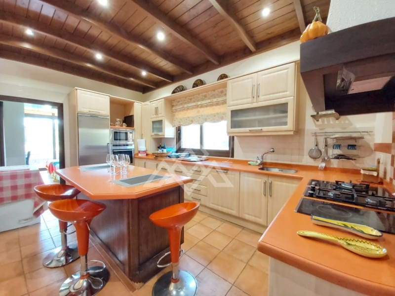 6 soverom Villa til salgs i Estepona med svømmebasseng - € 2 150 000 (Ref: 8799801)