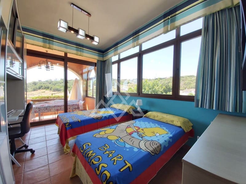 6 soverom Villa til salgs i Estepona med svømmebasseng - € 2 150 000 (Ref: 8799801)