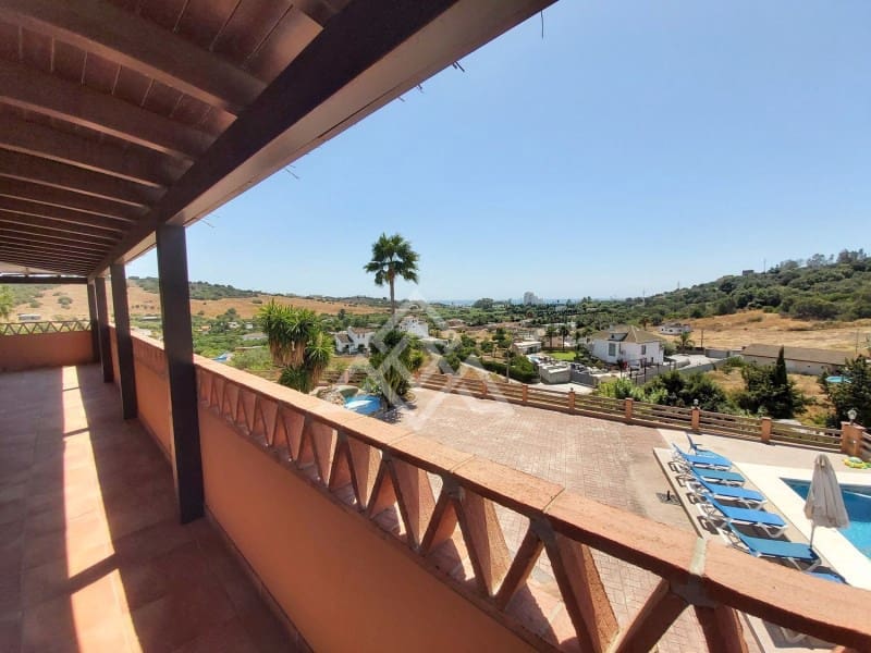 6 soverom Villa til salgs i Estepona med svømmebasseng - € 2 150 000 (Ref: 8799801)