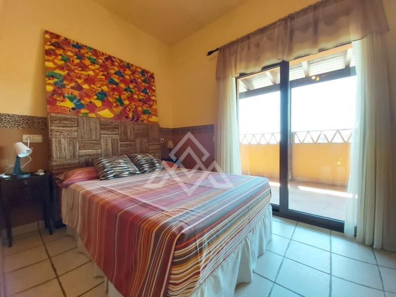 6 soverom Villa til salgs i Estepona med svømmebasseng - € 2 150 000 (Ref: 8799801)