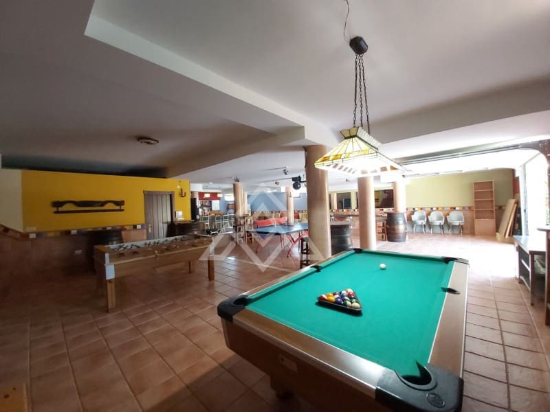 6 soverom Villa til salgs i Estepona med svømmebasseng - € 2 150 000 (Ref: 8799801)