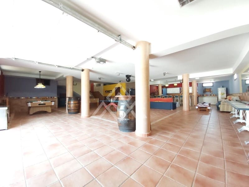 6 soverom Villa til salgs i Estepona med svømmebasseng - € 2 150 000 (Ref: 8799801)