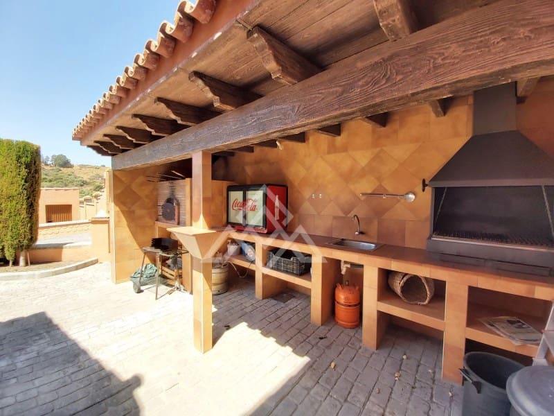 6 soverom Villa til salgs i Estepona med svømmebasseng - € 2 150 000 (Ref: 8799801)