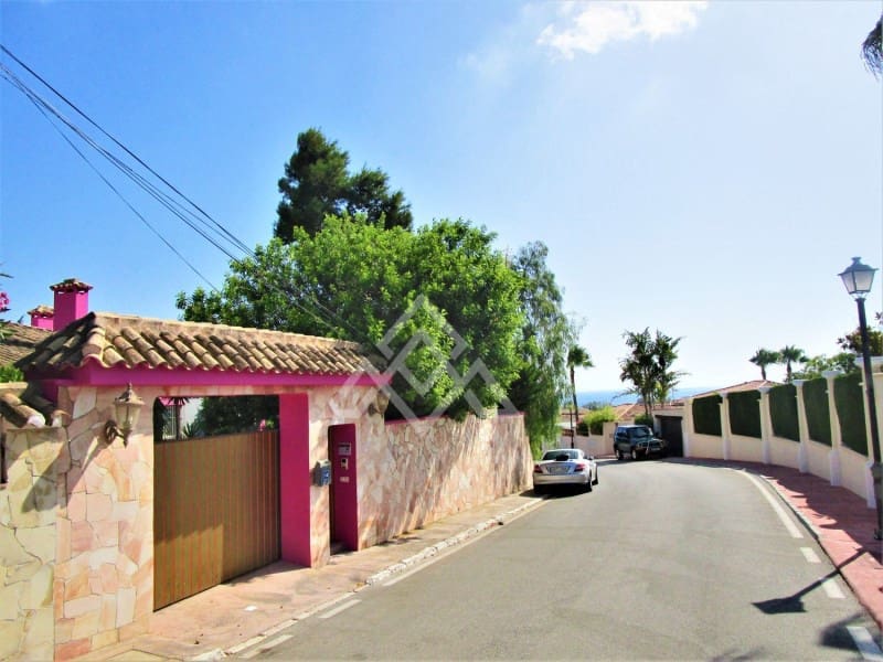 4 sypialnia Willa na sprzedaż w Marbella z basenem - 1 695 000 € (Ref: 8799803)