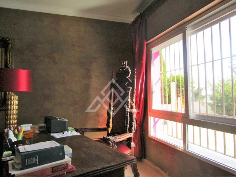 4 sypialnia Willa na sprzedaż w Marbella z basenem - 1 695 000 € (Ref: 8799803)