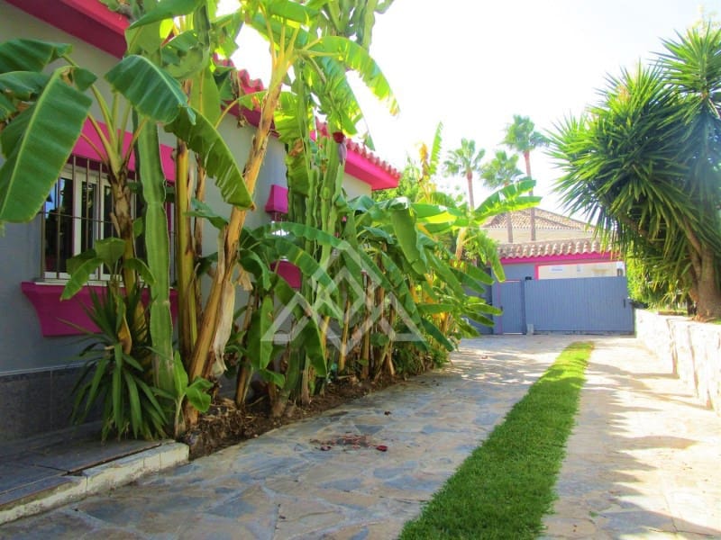 4 sypialnia Willa na sprzedaż w Marbella z basenem - 1 695 000 € (Ref: 8799803)