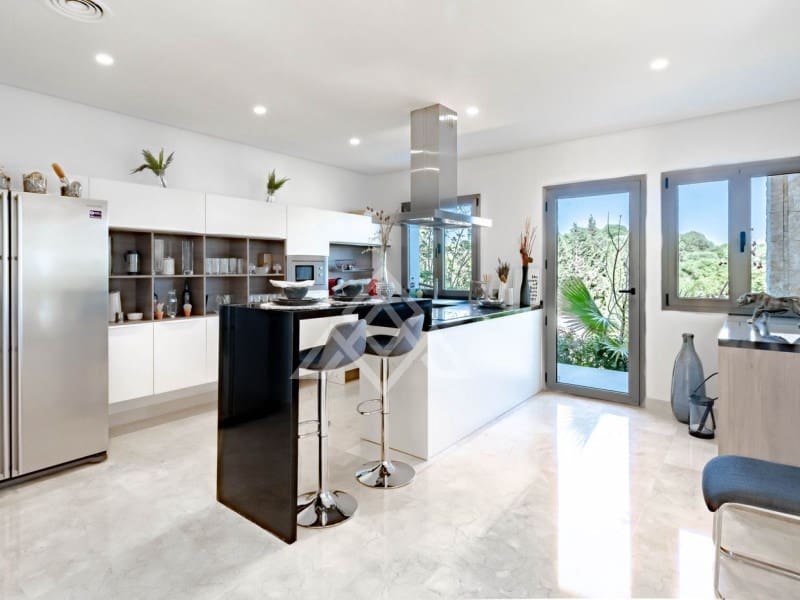 5 chambre Villa/Maison à vendre à Benahavis avec piscine - 3 680 000 € (Ref: 8799808)