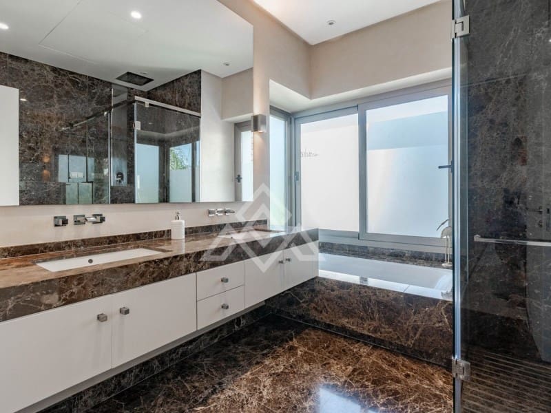 5 chambre Villa/Maison à vendre à Benahavis avec piscine - 3 680 000 € (Ref: 8799808)