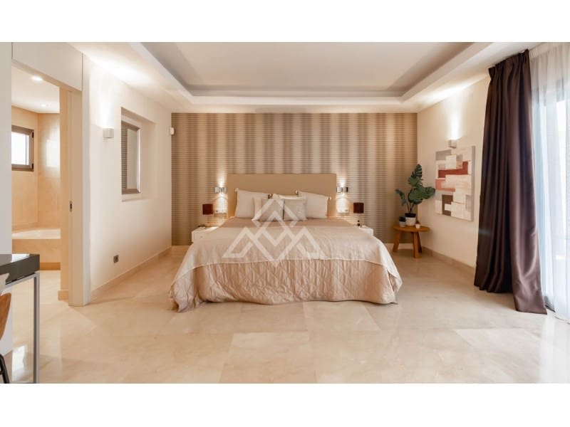 5 chambre Villa/Maison à vendre à Benahavis avec piscine - 3 680 000 € (Ref: 8799808)