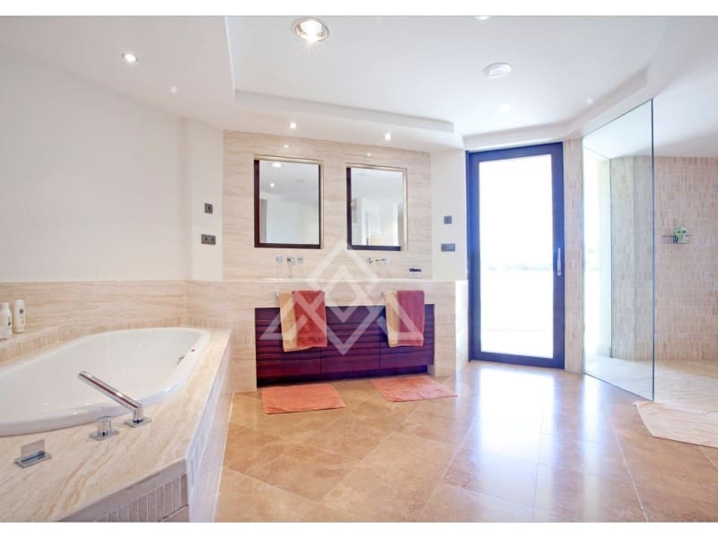 6 soveværelse Villa til salg i Sotogrande med swimmingpool garage - € 5.750.000 (Ref: 8799810)