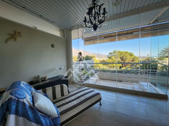 2 soverom Leilighet til salgs i Las Brisas, Marbella med svømmebasseng - € 1 350 000 (Ref: 8799817)