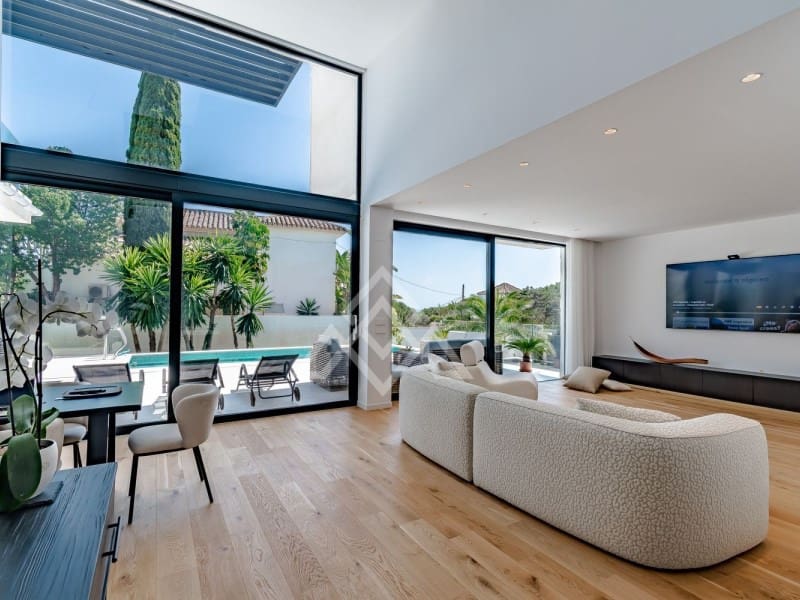 6 soveværelse Villa til salg i Marbesa med swimmingpool - € 3.700.000 (Ref: 8799819)