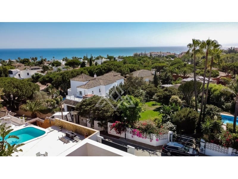 6 soveværelse Villa til salg i Marbesa med swimmingpool - € 3.700.000 (Ref: 8799819)