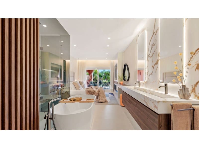 3 quarto Apartamento para venda em New Golden Mile com piscina - 1 825 000 € (Ref: 8799820)