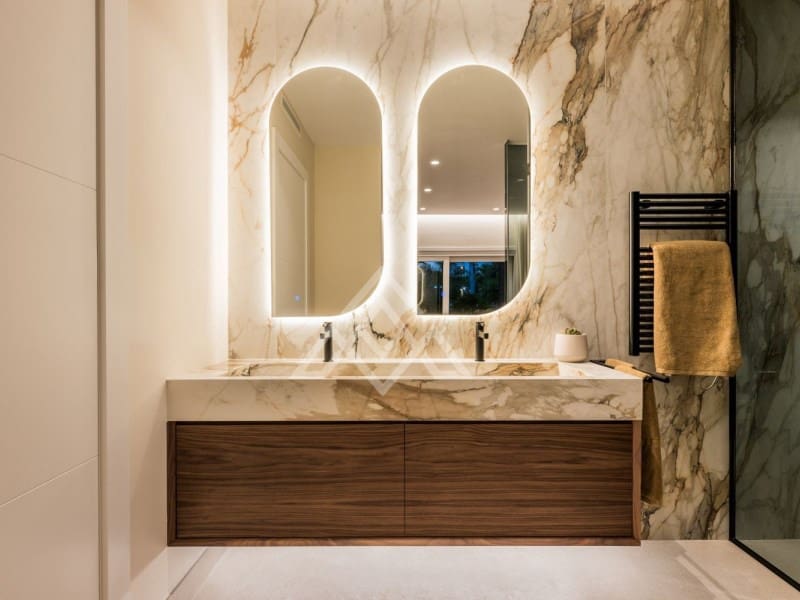 3 quarto Apartamento para venda em New Golden Mile com piscina - 1 825 000 € (Ref: 8799820)