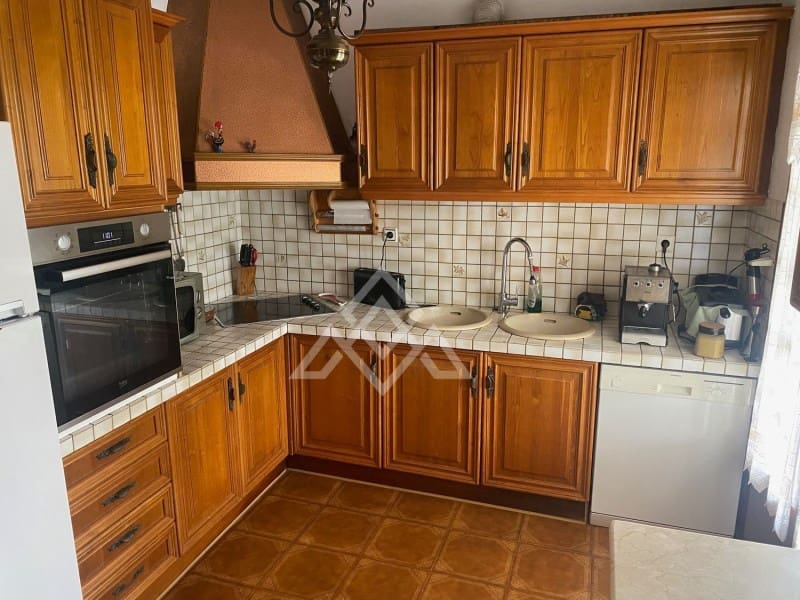 5 soveværelse Finca/Landehus til salg i New Golden Mile med swimmingpool - € 725.000 (Ref: 8799823)