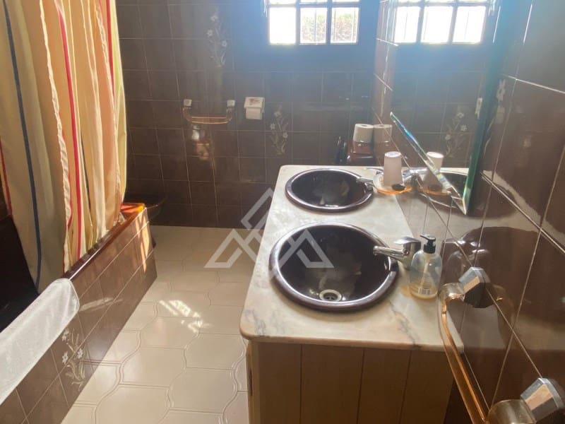 5 soveværelse Finca/Landehus til salg i New Golden Mile med swimmingpool - € 725.000 (Ref: 8799823)